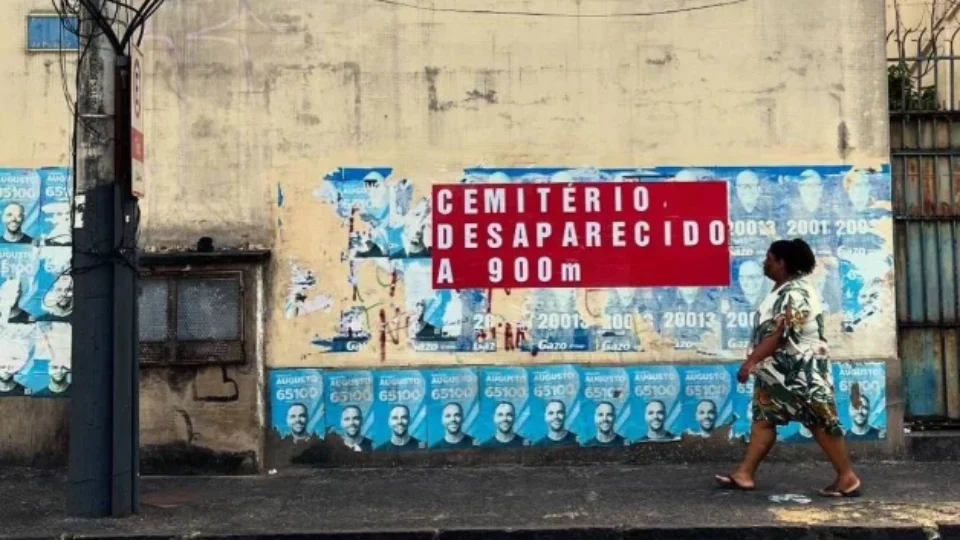Arqueólogos identificam vestígios de ossos humanos em cemitério de escravizados na BA