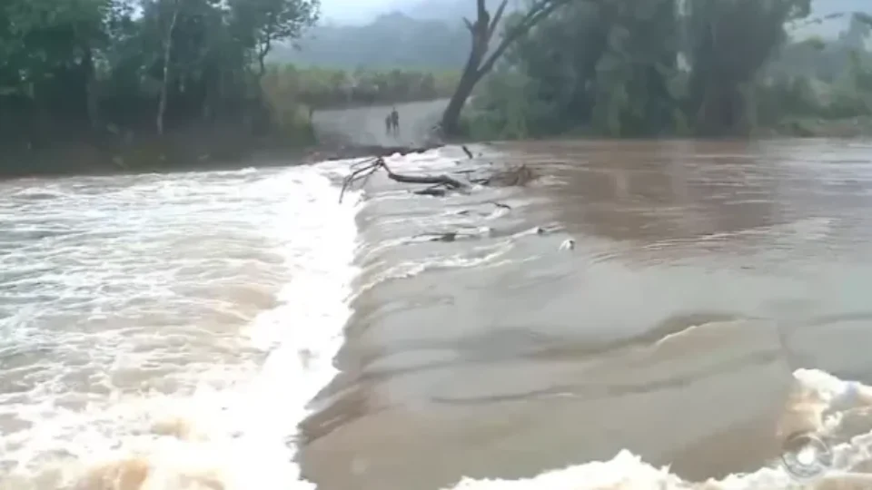 Ciclone traz tempestades; aulas são suspensas no Rio Grande do Sul