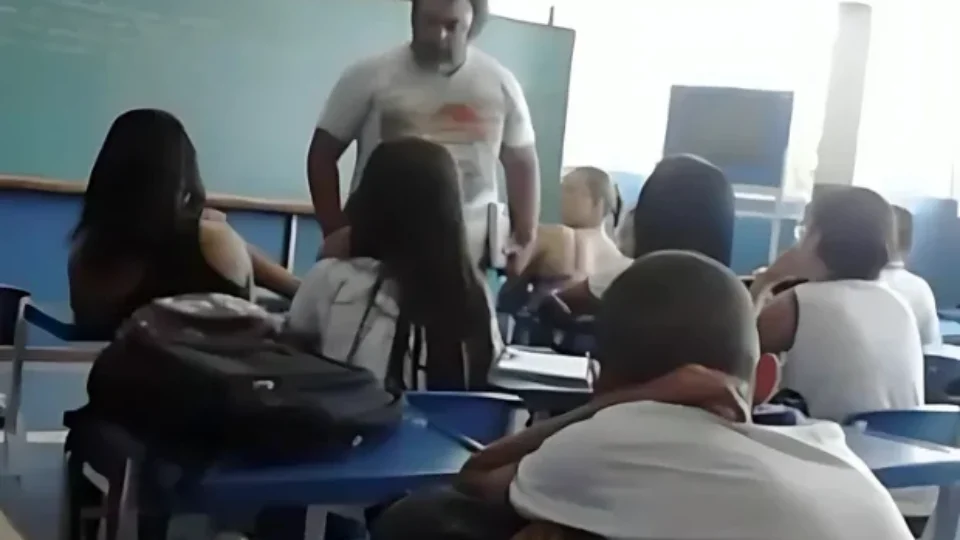 A Educação patina no IDH, e o professor afunda na falta de estrutura