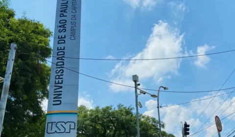 Justiça determina que USP cancele concurso aberto após candidata negra perder vaga