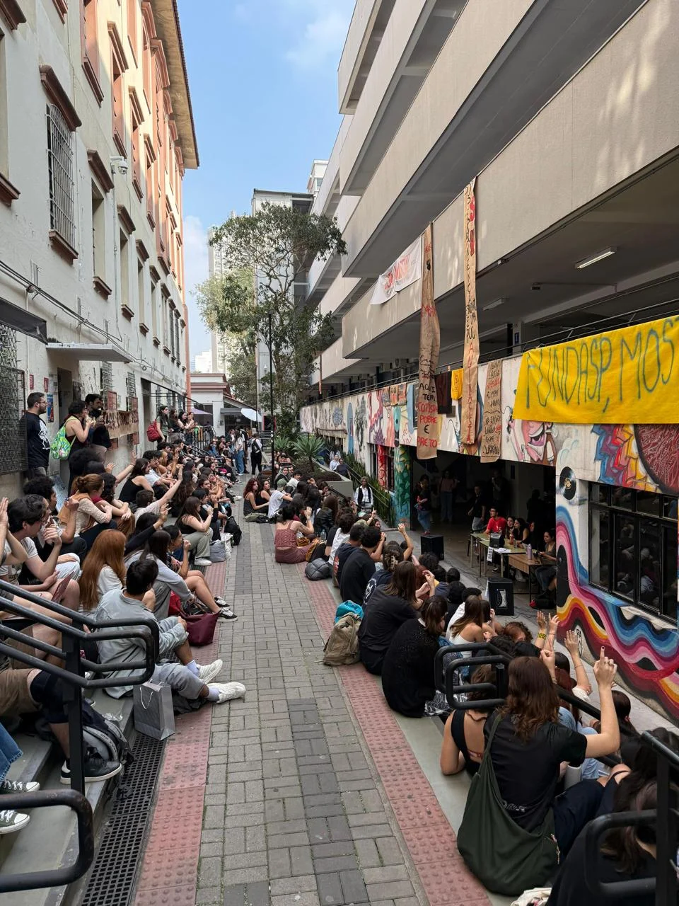 estudantes protestam na PUC-SP