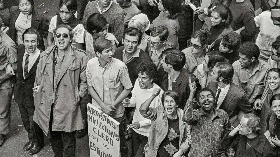 Movimento estudantil: contexto, resistência, repressão e direitos civis