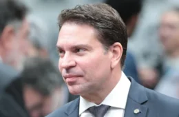 Foragido, Ramagem desafia Moraes a enviar pedido de extradição aos EUA