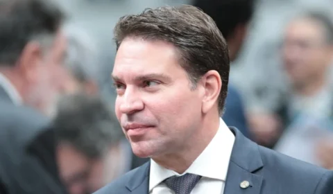 Foragido, Ramagem desafia Moraes a enviar pedido de extradição aos EUA