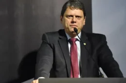 Caso Ultrafarma amplia lista de desgastes de Tarcísio após desconfiança bolsonarista