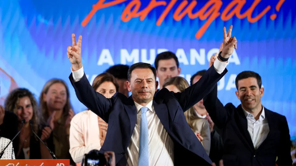 Direita tem vitória apertada nas eleições legislativas de Portugal