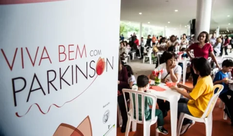 Consumo excessivo de ultraprocessados pode dobrar risco de Parkinson, diz estudo