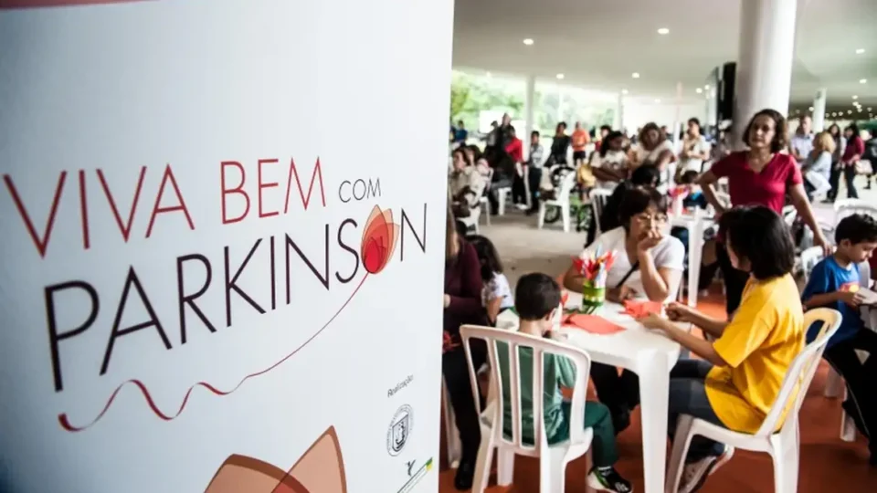 Consumo excessivo de ultraprocessados pode dobrar risco de Parkinson, diz estudo