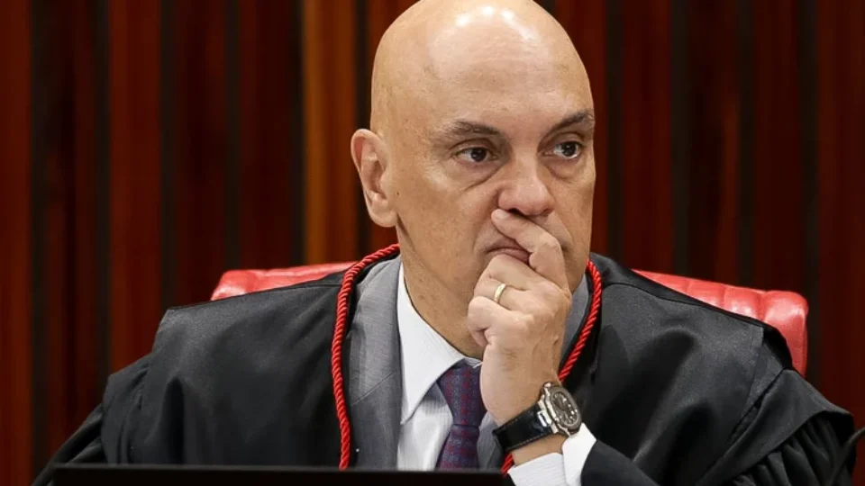 Decisão de Moraes sobre Zambelli pressiona Motta e cria impasse sobre Ramagem