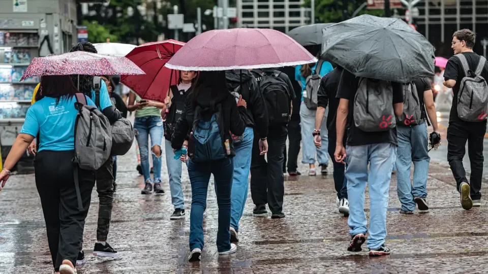 Sudeste tem ar seco e Centro-Oeste se prepara para fortes chuvas; confira a previsão