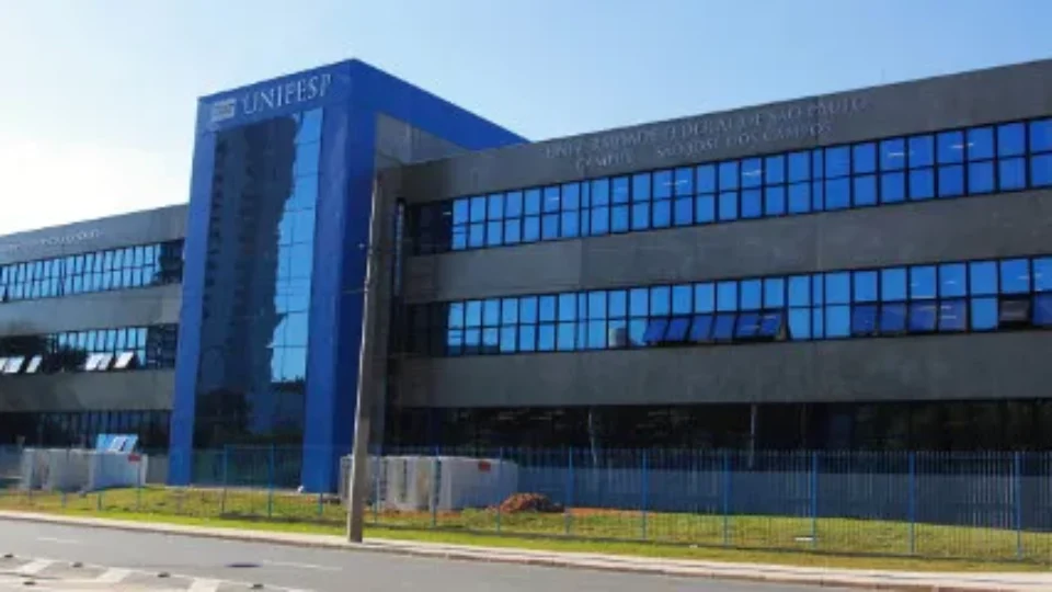 Universidades federais têm orçamento limitado por decreto
