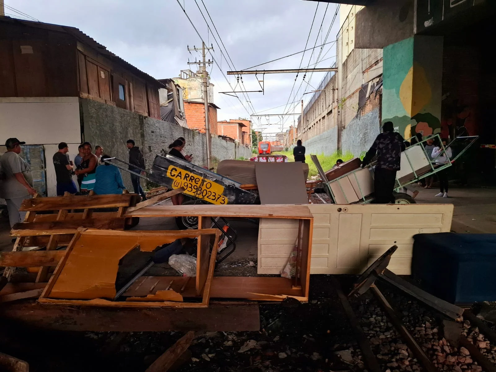 A tropa de choque do Baep se formou com escudos e armas na entrada da favela do Moinho – Gabriela Moncau/Brasil de Fato 