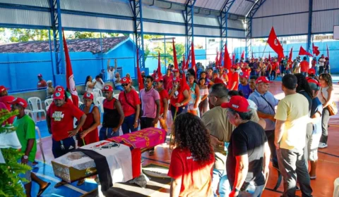 MST pede justiça em sepultamento de agricultor atropelado em marcha do Abril Vermelho