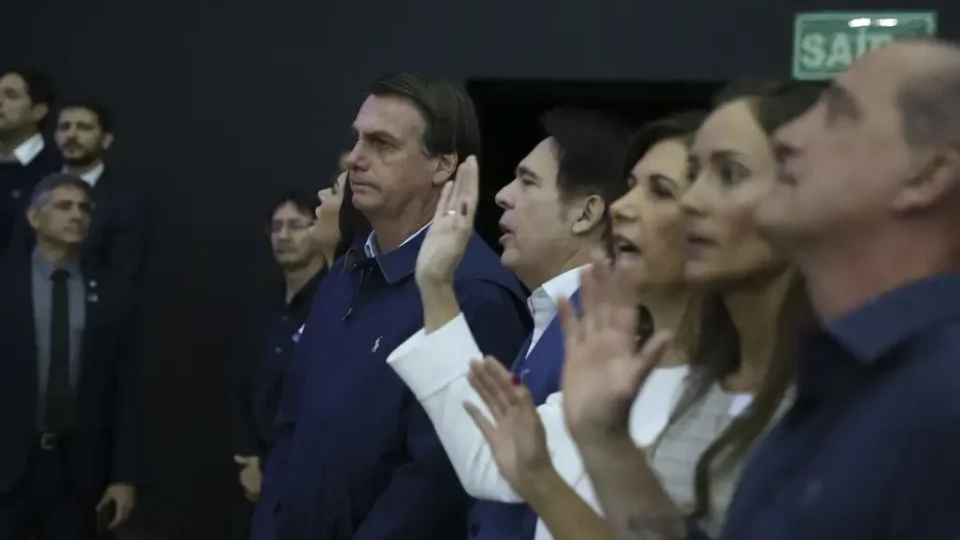 Bolsonarismo e Igreja Evangélica: como a fé virou plataforma de poder no Brasil