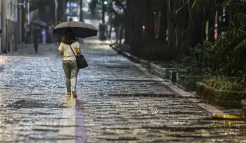 Nova frente fria traz chuva e ventos aos estados do Sul e Sudeste