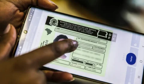 Nova proposta de CNH do governo acaba com prazo e limite de tentativas para tirar habilitação