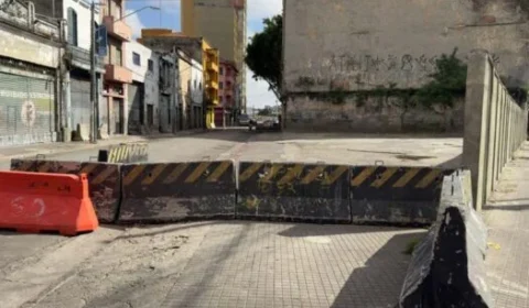Usuários circulam no centro de SP após sumirem de principal ponto da cracolândia