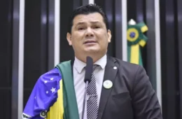 Mesa da Câmara pede suspensão de Gilvan da Federal por ofender Gleisi