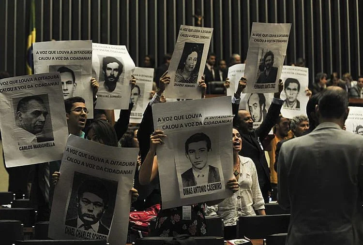 Ainda hoje, existem famílias que lutam por informações sobre parentes que desapareceram em virtude da ação repressiva da ditadura militar. Foto: Antonio Cruz/ Agência Brasil
