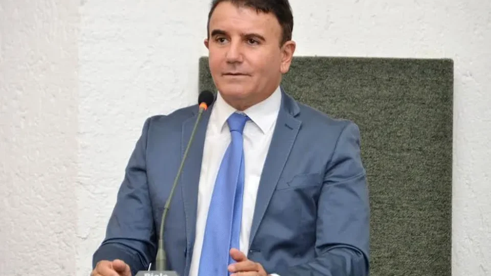 Prefeito de Palmas é alvo da PF em operação sobre venda de sentenças no STJ
