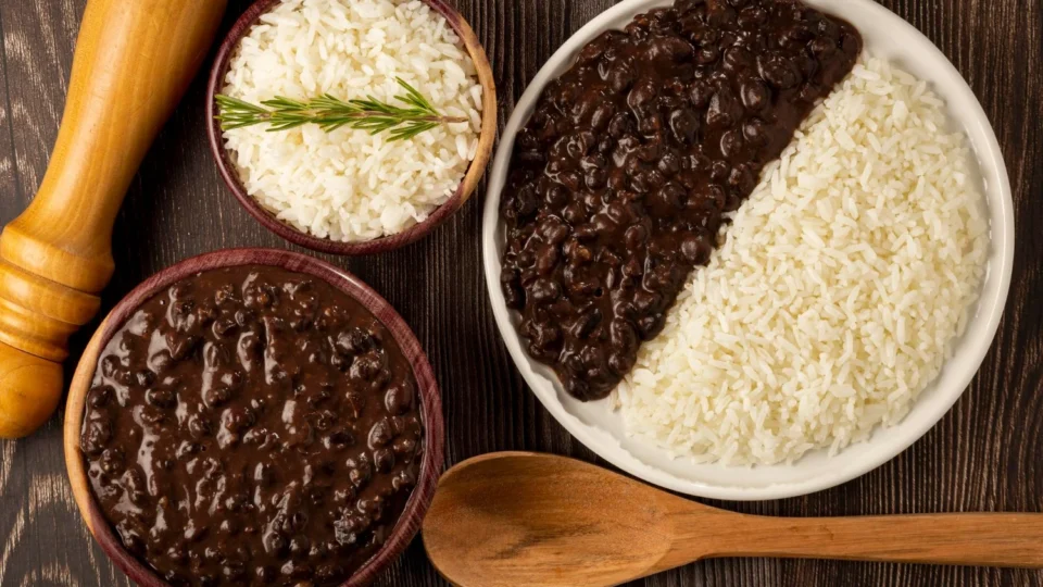 Arroz e feijão recuam nos preços e aliviam inflação dos alimentos no país