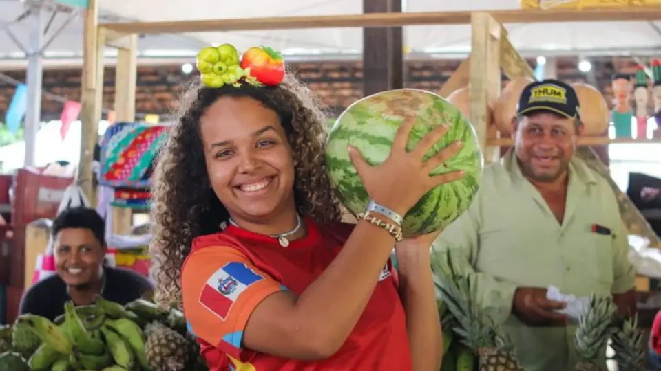 Feira do MST em SP permite passeio por histórias do Brasil e do mundo
