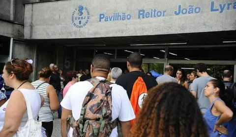 Uerj faz reavaliação para buscar alunos já matriculados que tenham direito às cotas