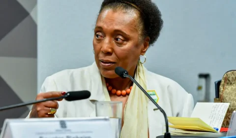 AGU pede à PF investigação sobre racismo contra ministra do TSE em evento do governo