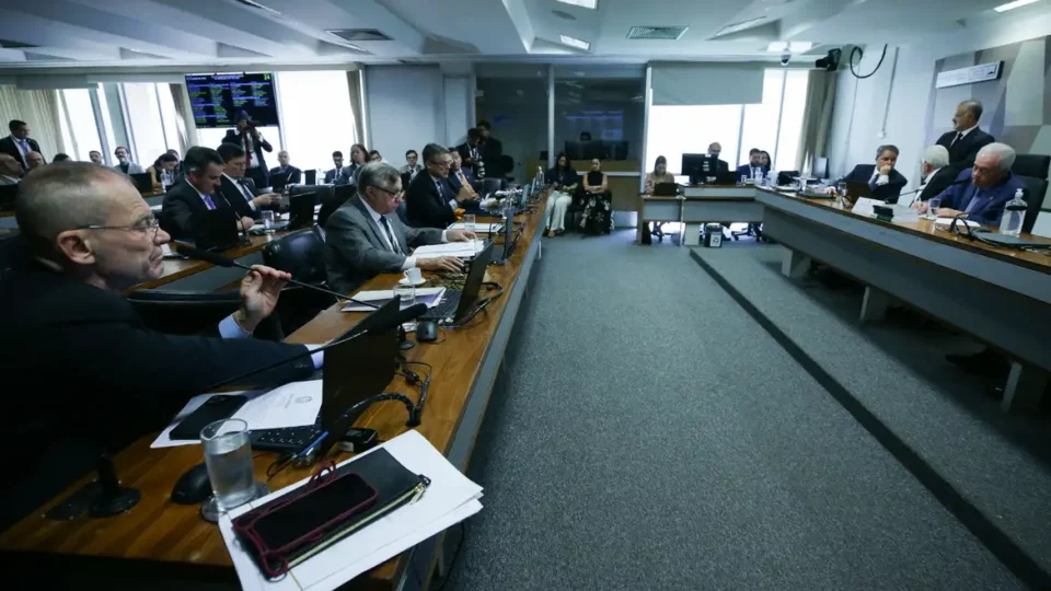 CCJ do Senado suspende demarcação de terras indígenas em SC