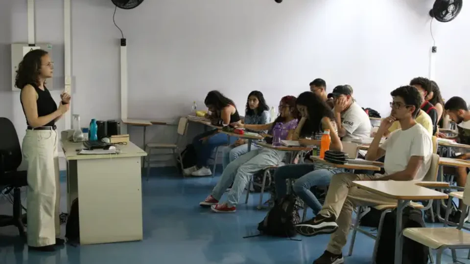USP e Unicamp abrem prazo para pedir isenção de taxa no vestibular