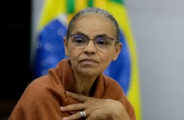 Marina diz que recebeu convites de diversos partidos e que candidatura ao Senado segue em aberto