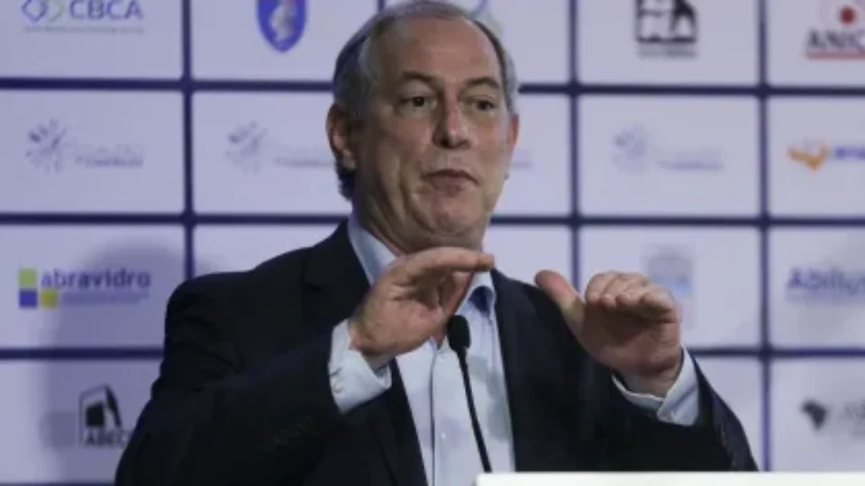 PDT rompe com governo após demissão de Lupi e diz que ficará independente