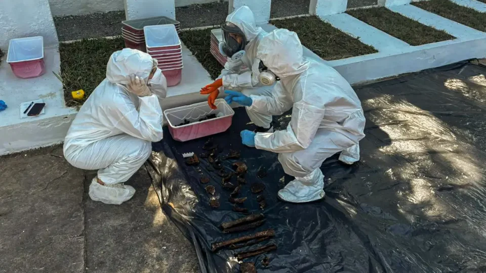 Rio de Janeiro: equipe encontra memorial para mortos da ditadura em deterioração