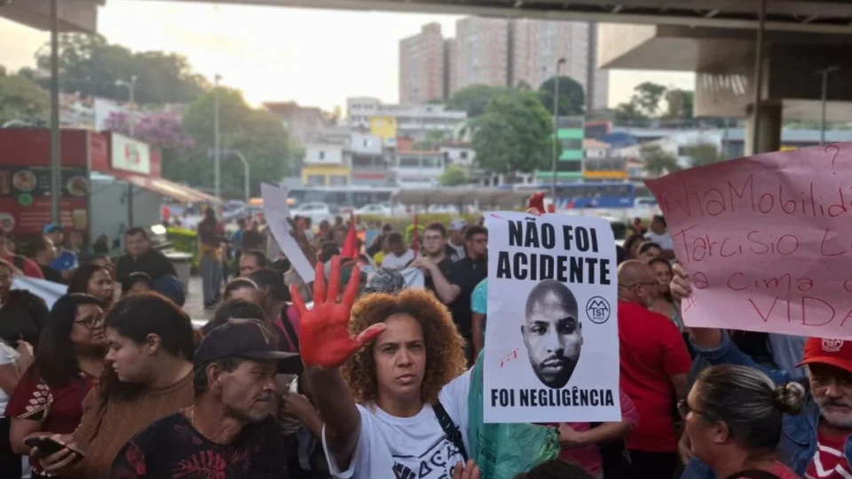 Um grito de pânico e morte nos subterrâneos de SP
