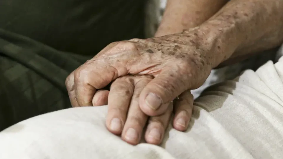 Dez medidas que podem ajudar a prevenir o Alzheimer, segundo especialistas