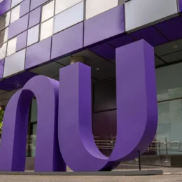 Nubank envia mensagens por engano sobre suposta liquidação do banco