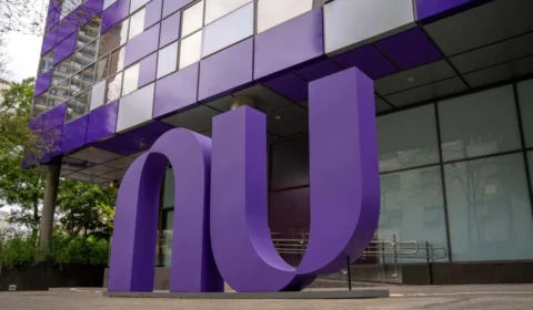 Nubank envia mensagens por engano sobre suposta liquidação do banco
