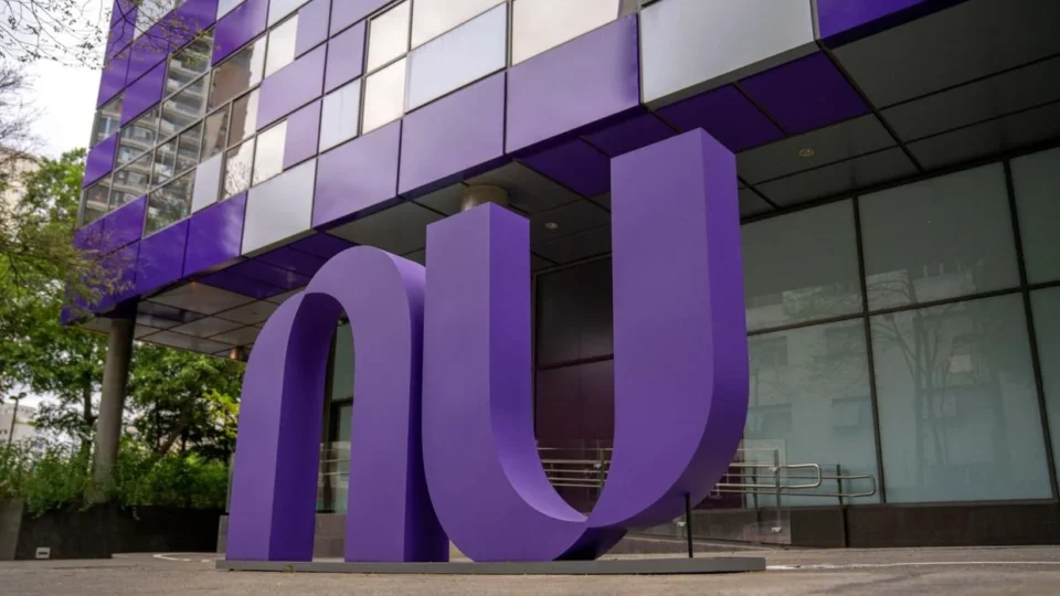 Nubank envia mensagens por engano sobre suposta liquidação do banco