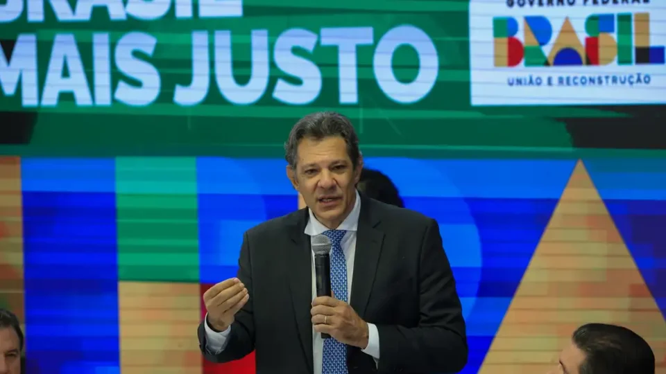 Haddad apresentará medidas ‘pontuais’ a Lula para cumprir meta de 2025 e não ‘pacote fiscal’