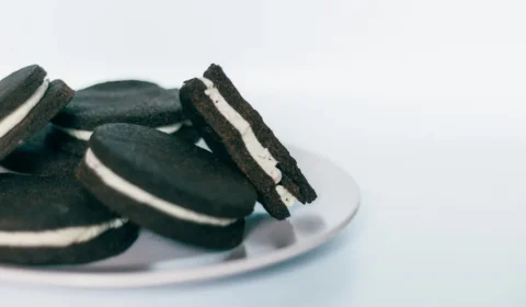 Biscoito recheado pode tirar até 39 minutos de vida saudável por porção