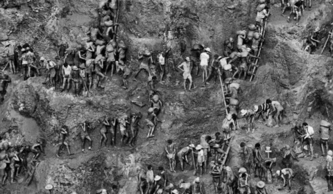 Sebastião Salgado na prosa sobre o diabo e a extrema direita