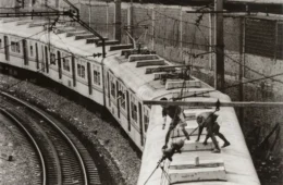 Homem morre eletrocutado ao subir no teto de trem da linha 11-coral da CPTM