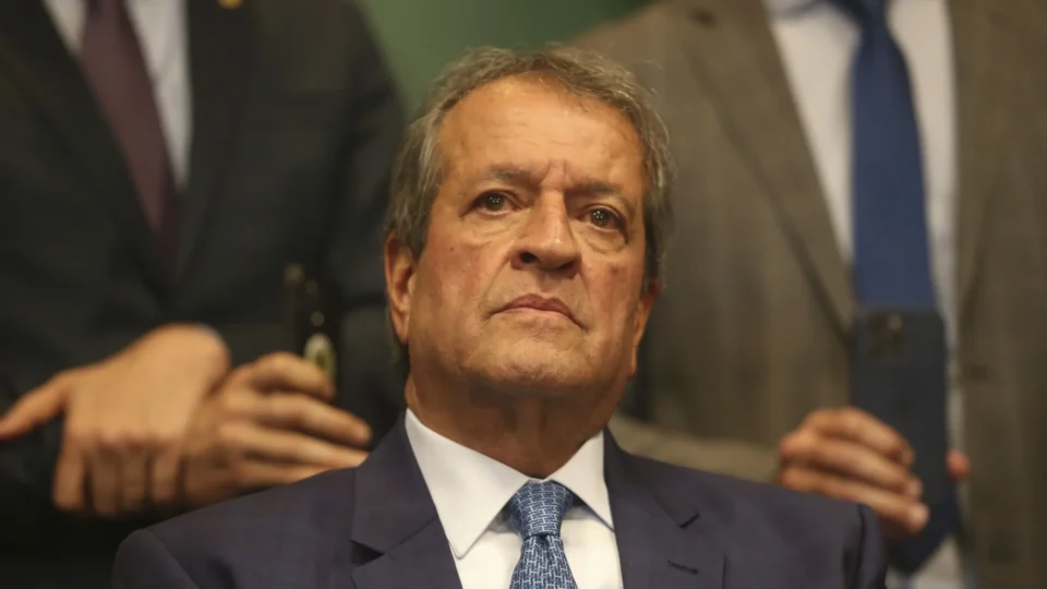STF decide reabrir investigação contra Valdemar por trama golpista