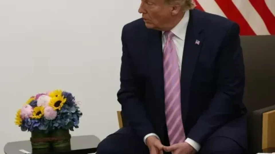Telefonema entre Trump e Putin sobre paz na Ucrânia deverá acontecer nesta segunda (19)