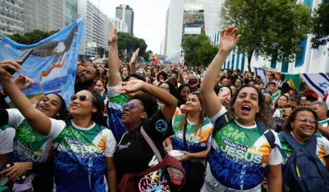 Número de evangélicos no Brasil cresce menos que esperado (26,9%)