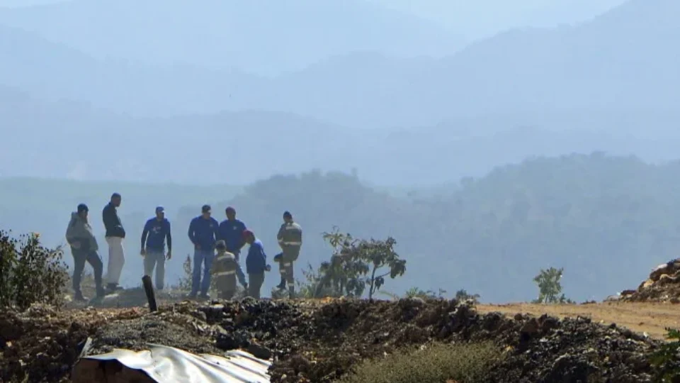 Deslizamento de aterro sanitário aflige moradores em Padre Bernardo (GO)