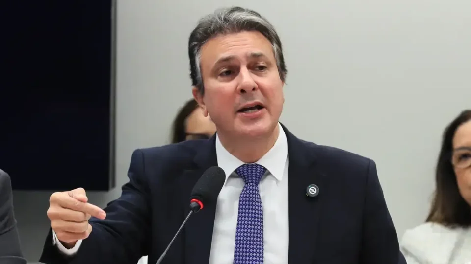 Ministro da Educação diz estudar mudança no Fundeb para atrelar repasses a desempenho