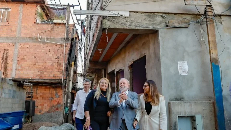 Em visita de Lula, moradores da Favela do Moinho denunciam ações violentas da PM de SP