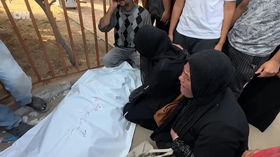 Ataque a Gaza deixa 31 mortos e 175 feridos perto de posto de ajuda ligado aos EUA