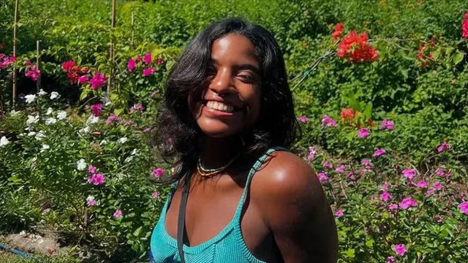 Juliana Marins é vista imóvel 500 metros penhasco abaixo, dizem autoridades indonésias